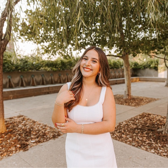 Meet your Posher, Paola - Picture 3 of 3